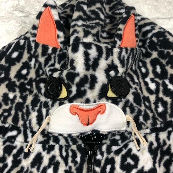 Nick & Nora One Piece Fleece Jogger Cat Pajamas Small Hoodie Black Animal Print - Picture 2 of 12